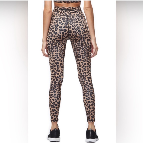 Good American Core Strength Leggings in Cheetah - Women’s Size S - Picture 2 of 12
